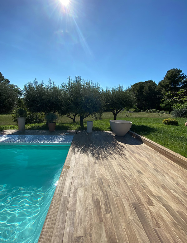 Piscine avec jardin